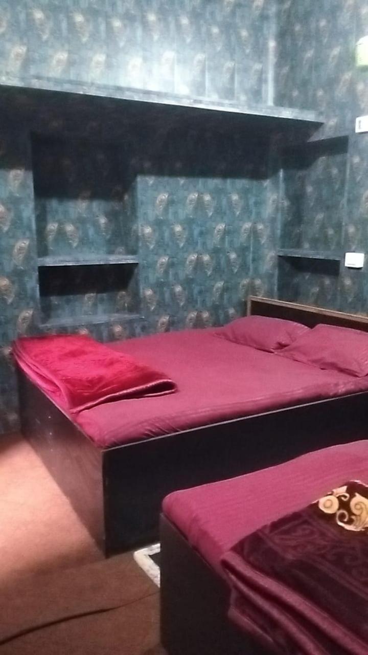 Sri Kashi Kaal Bhairav Guest House - Varanasi — Photos 1